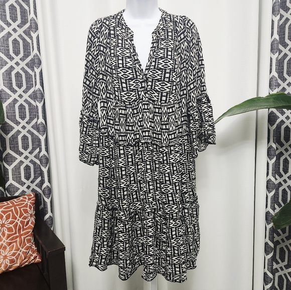 GG Collection Dresses & Skirts - NY Collection Flowy Black and White Patterned Longsleeve Dress